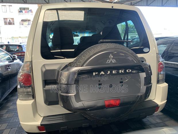 Mitsubishi Pajero V80 3.0 VR-I 2017 White
