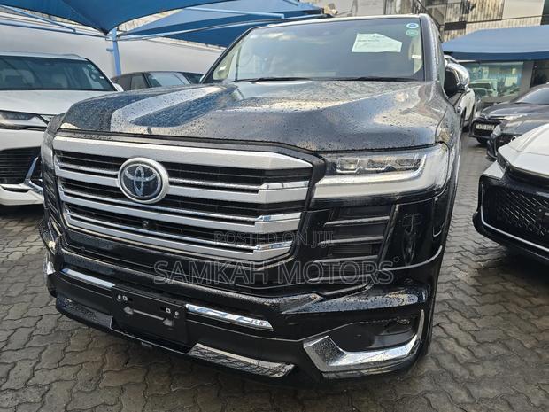 Toyota Land Cruiser 2024 Black
