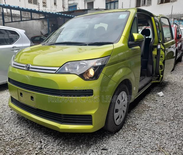 Toyota Spade 1.5 2018 Green