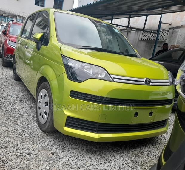 Toyota Spade 1.5 2018 Green