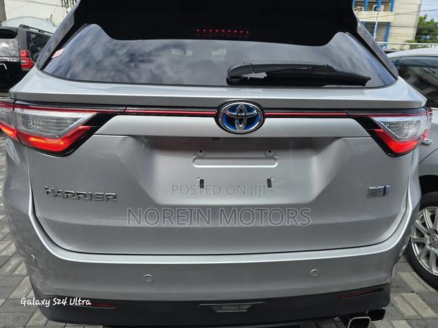 Toyota Harrier 2018 Silver