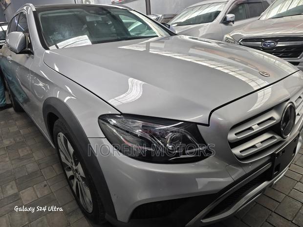 Mercedes-Benz E220 2018 Silver