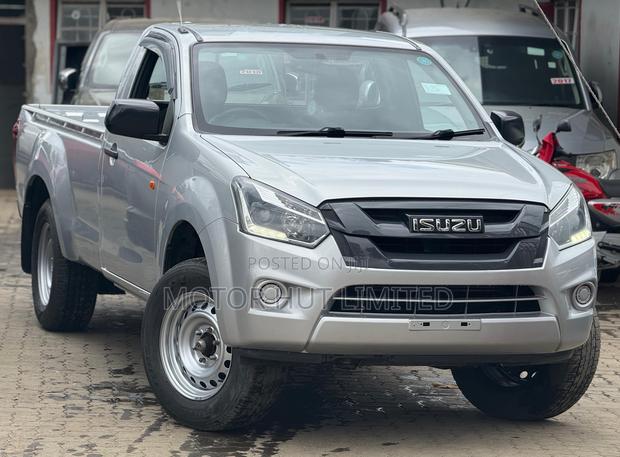 Isuzu D-MAX 2019 Silver
