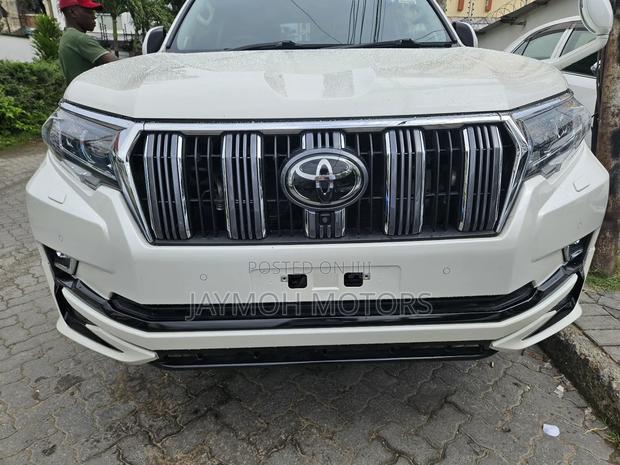 Toyota Land Cruiser Prado 2018 White