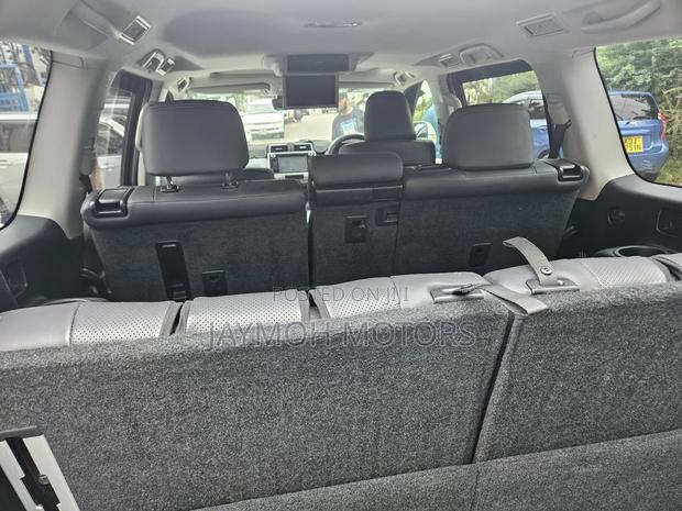 Toyota Land Cruiser Prado 2018 White
