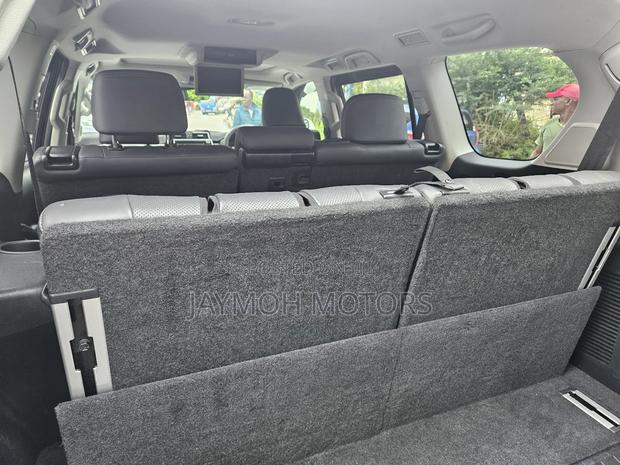 Toyota Land Cruiser Prado 2018 White