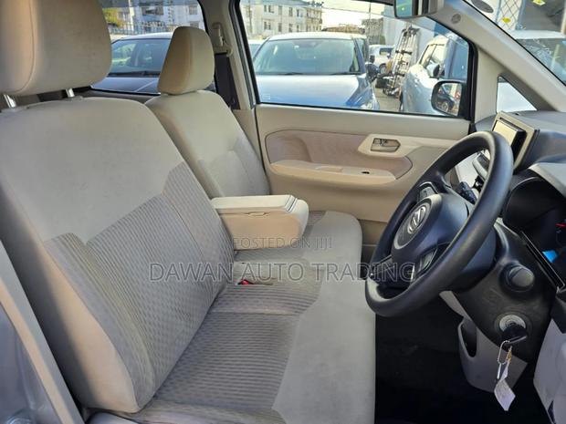 Daihatsu Move 2018 Silver