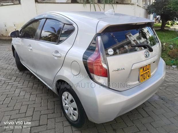 Toyota Aqua 2016 Silver