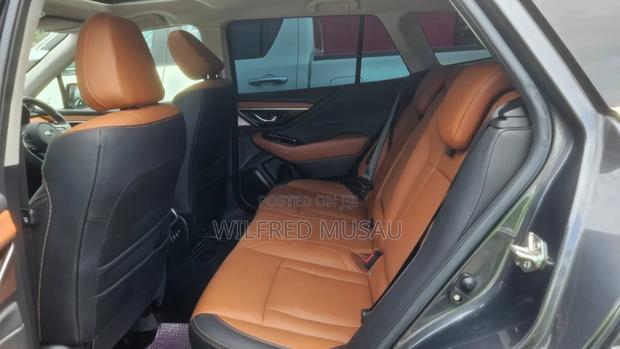 Subaru Outback 2022 Gray