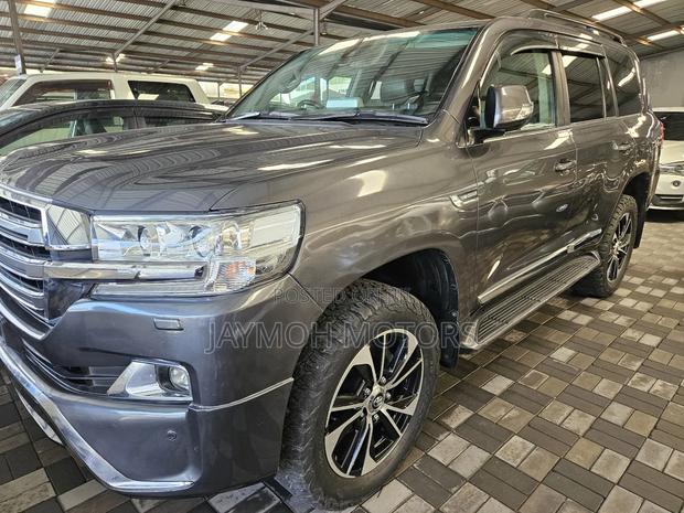 Toyota Land Cruiser 2016 Gray