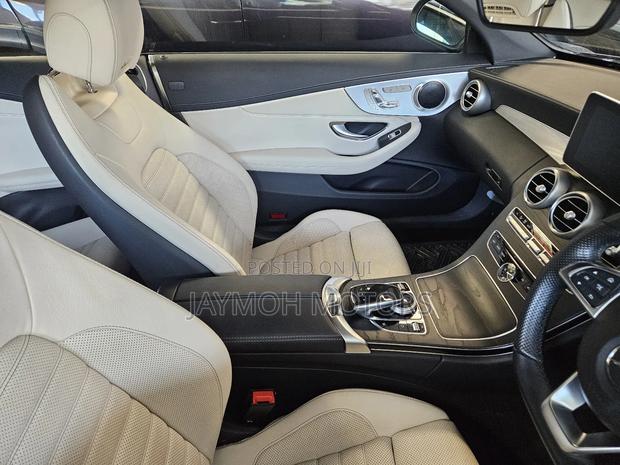 Mercedes-Benz C180 2018 Blue