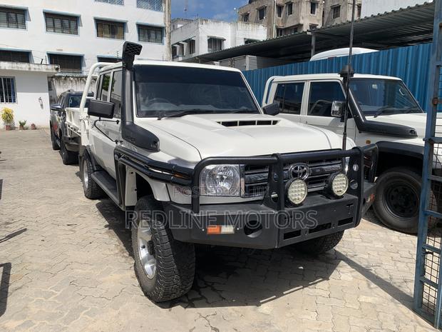 Toyota Land Cruiser 4.5 V8 TD 2019 White