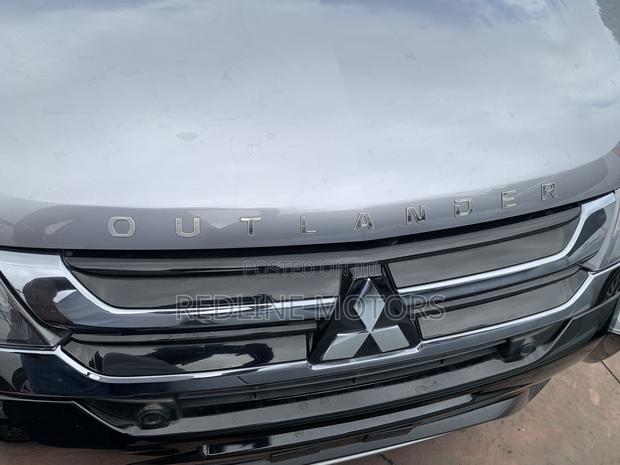 Mitsubishi Outlander PHEV 2018 Silver