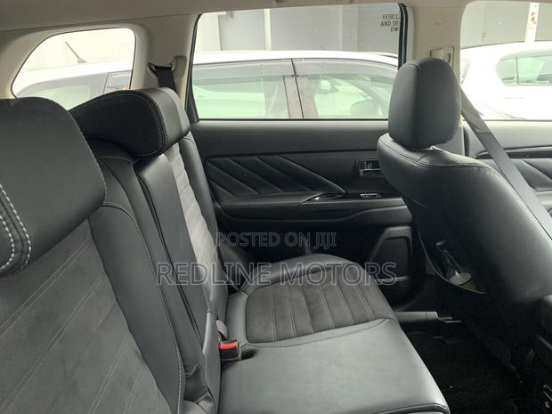 Mitsubishi Outlander PHEV 2018 Silver