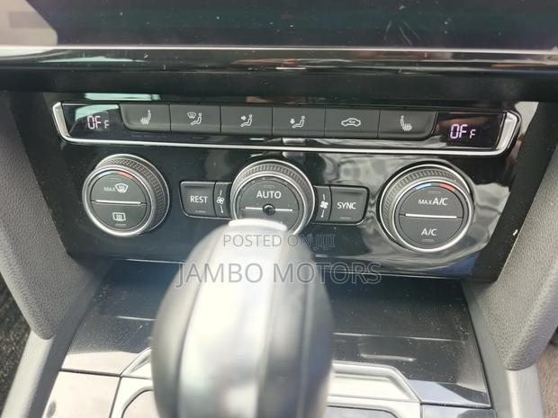 Volkswagen Passat 2.0T S 2018 Silver