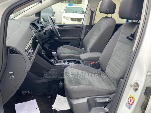 Volkswagen Touran 2018 Pearl