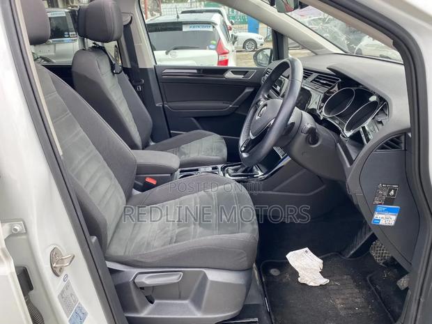 Volkswagen Touran 2018 Pearl