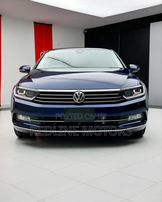 Volkswagen Passat 2018 Blue