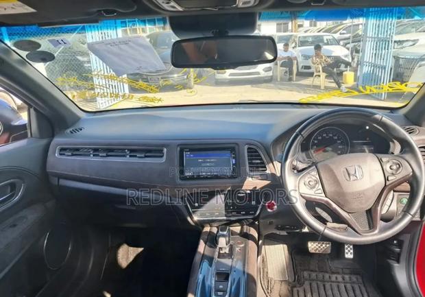 Honda Vezel 2018 Red