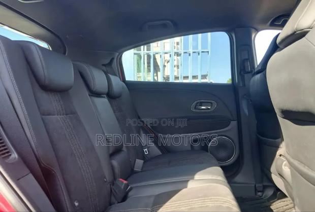 Honda Vezel 2018 Red