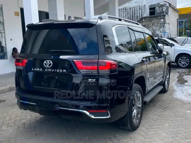 Toyota Land Cruiser 4.6 V8 ZX 2020 Black