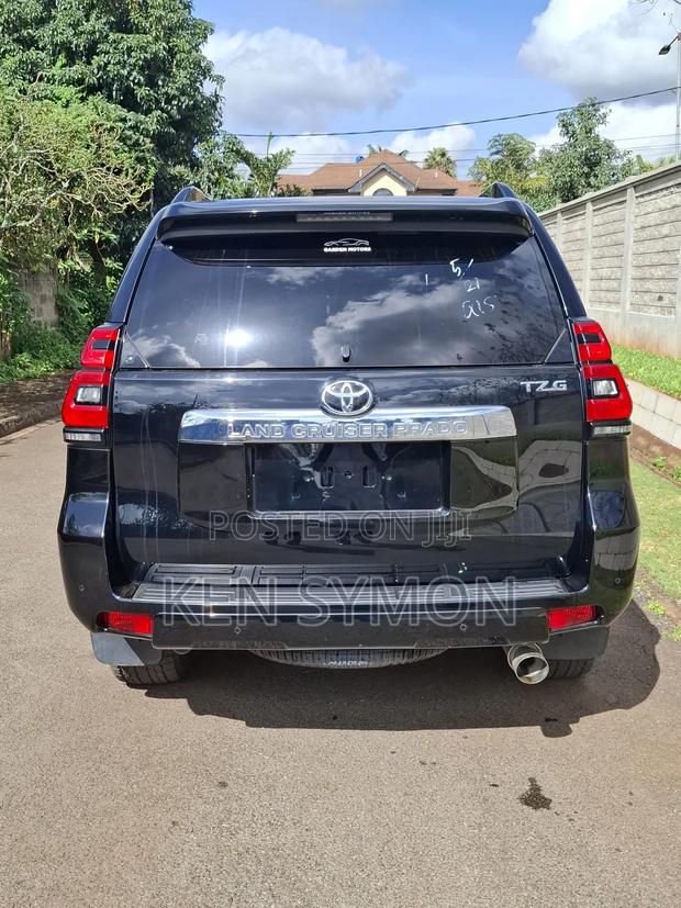 Toyota Land Cruiser Prado 2.8 2019 Matt Black