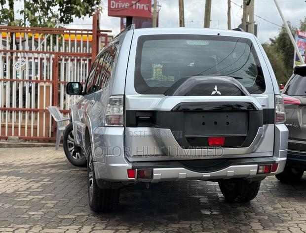 Mitsubishi Shogun 2017 Silver