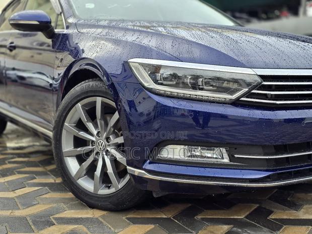 Volkswagen Passat 2018 Blue
