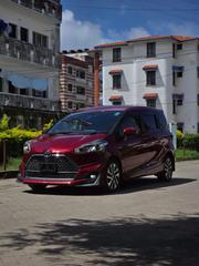 Toyota Sienta 2019 Red for sale