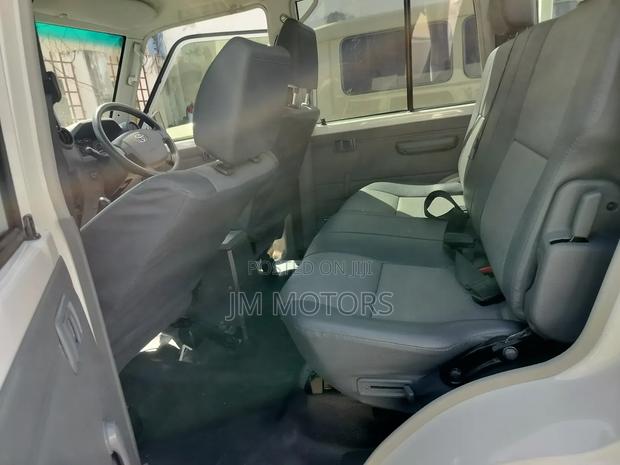 Toyota Land Cruiser 2019 White