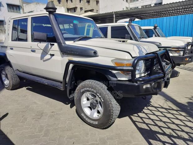 Toyota Land Cruiser 2019 White