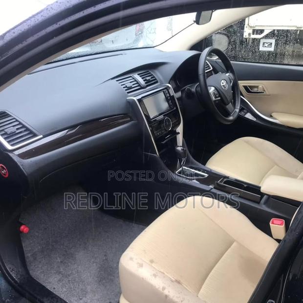Toyota Premio 1.8 AWD 2018 Black