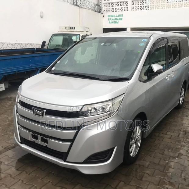 Toyota Noah 2.0 AWD (7 Seater) 2019 Silver