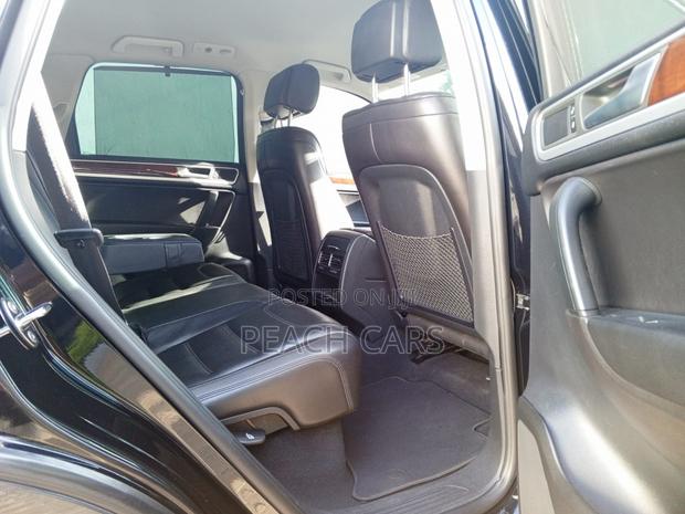 Volkswagen Touareg V6 Sport 4dr SUV AWD (3.6L 6cyl 8A) 2014 Black