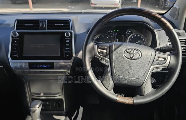 Toyota Land Cruiser Prado 2018 Black