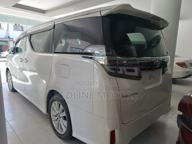 Toyota Vellfire 2018 White