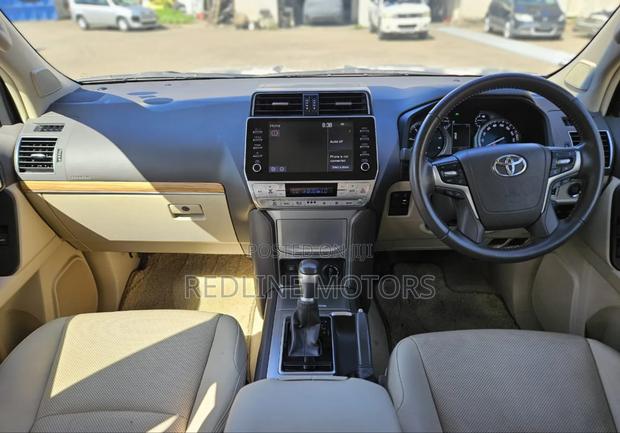 Toyota Land Cruiser Prado 2019 Silver