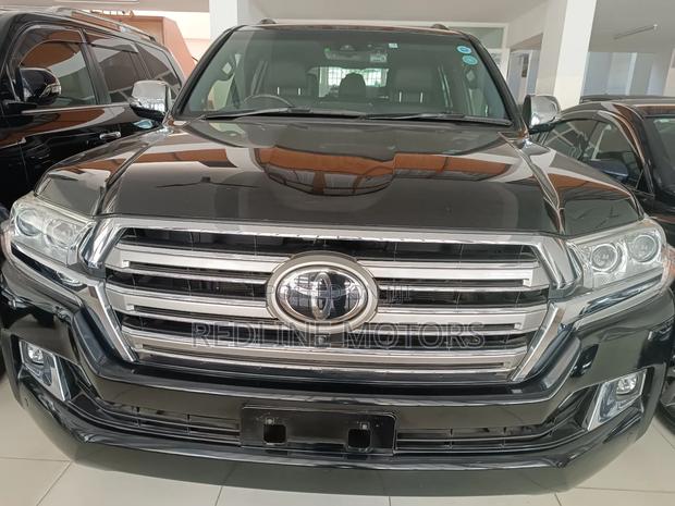 Toyota Land Cruiser 4.6 V8 ZX 2018 Black