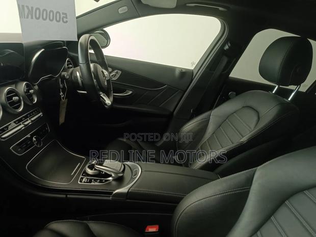 Mercedes-Benz C200 2019 Pearl