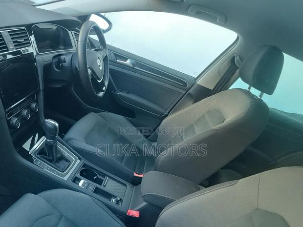 Volkswagen Golf Variant 2018 Silver