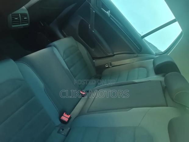 Volkswagen Golf Variant 2018 Silver