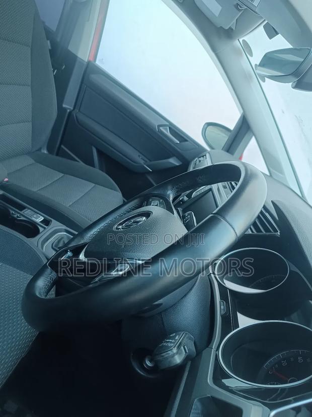 Volkswagen Touran 2018 Orange