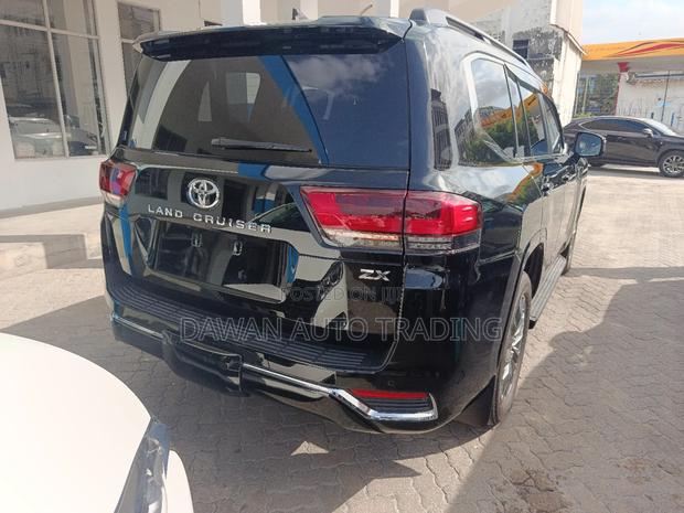 Toyota Land Cruiser 3.5 Petrol 4WD 2021 Black