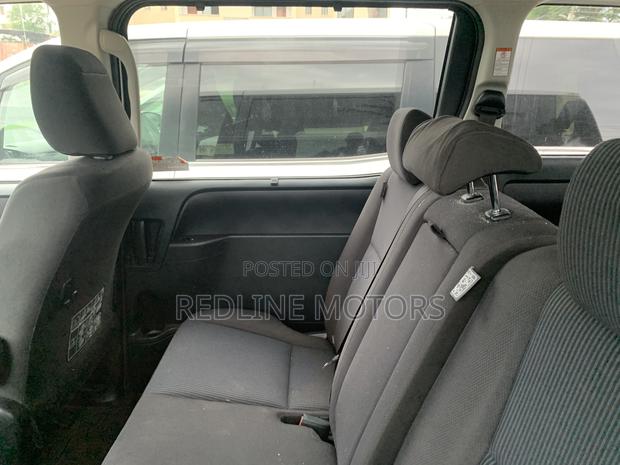 Toyota Voxy 2018 Silver