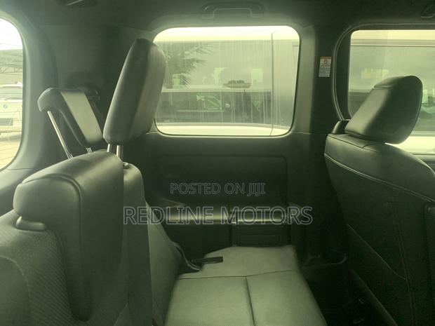 Toyota Esquire 2.0 FWD (7 seater) 2018 Pearl