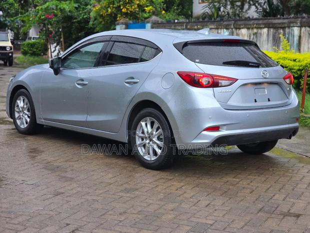Mazda Axela 2018 Silver