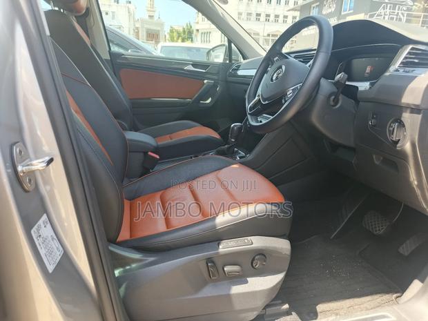 Volkswagen Tiguan 2.0T SEL R-Line AWD 4MOTION 2019 Gray
