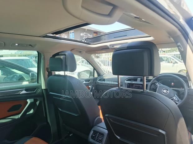 Volkswagen Tiguan 2.0T SEL R-Line AWD 4MOTION 2019 Gray