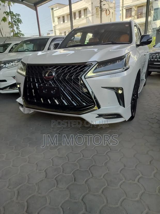 Lexus LX 2019 Off white