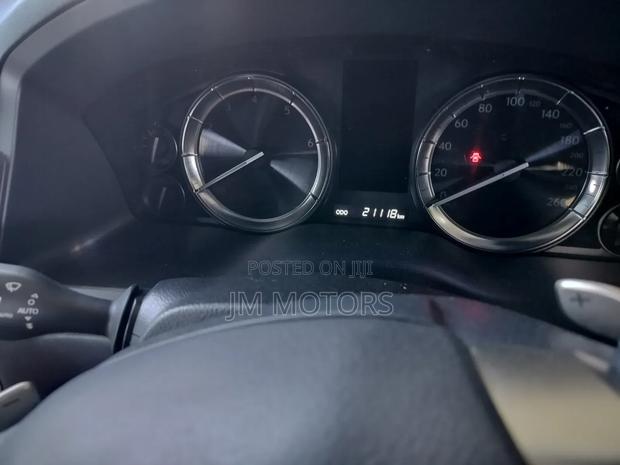 Lexus LX 2019 Off white